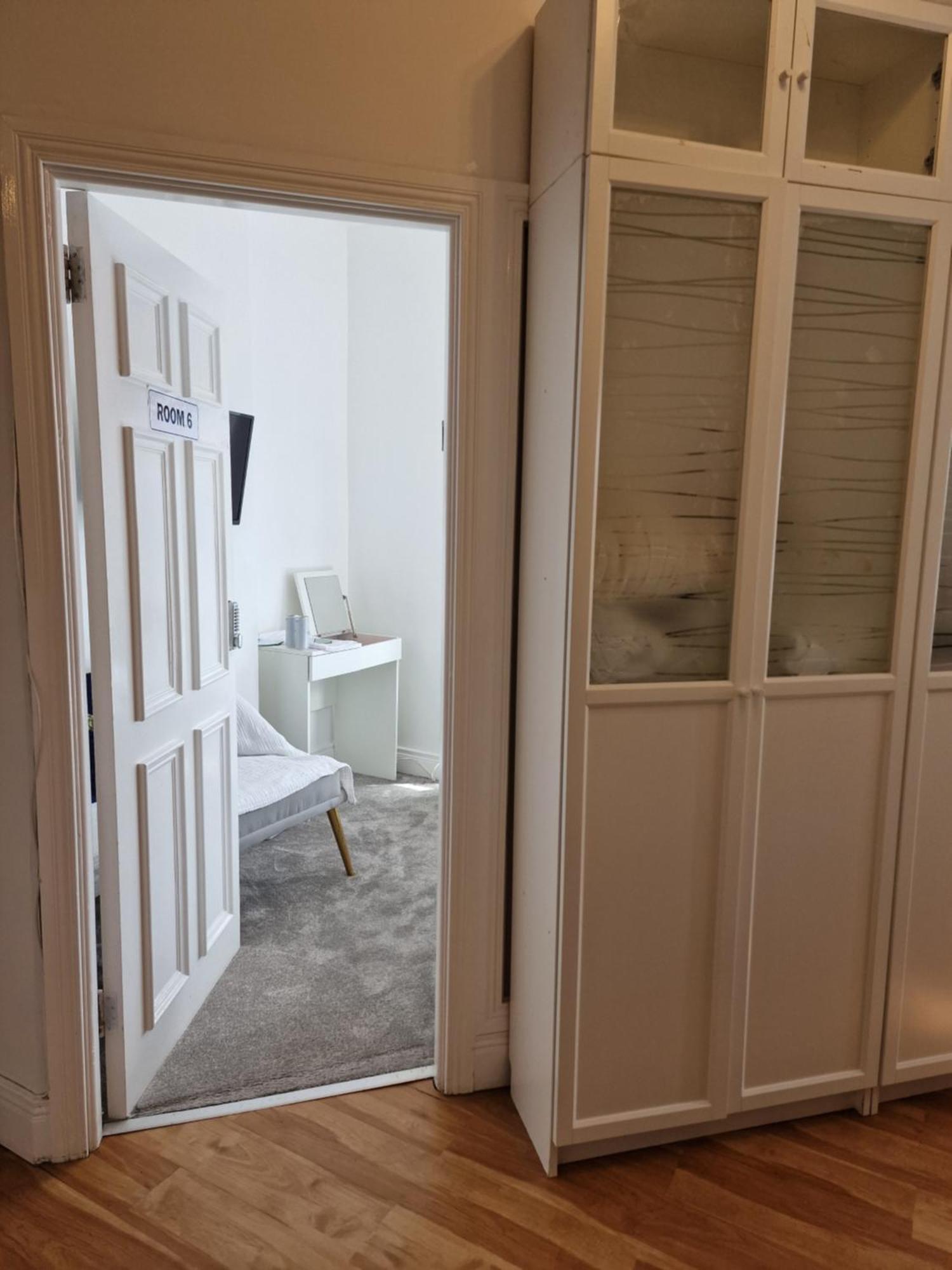 Hostel Aunty Katie'S House, Ni Tourist Board Certified & Located On The Main Oldpark Road To Belfast, With Free Continental Breakfast & Free Ultra Fast Sky Internet, Free Sky Sports & Free Sky Cinema, Self-Check In After 10Pm Gmt Exterior foto
