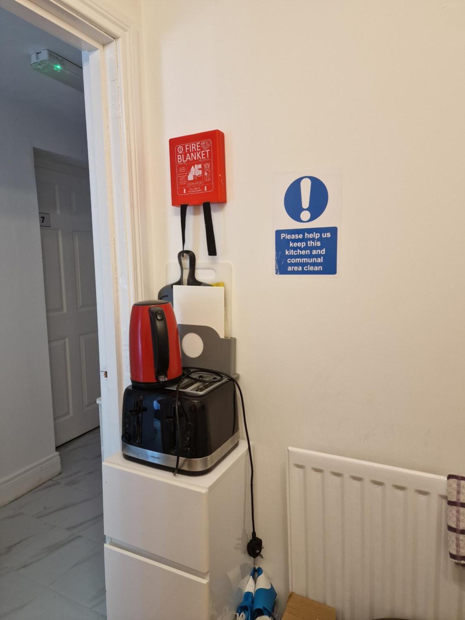 Hostel Aunty Katie'S House, Ni Tourist Board Certified & Located On The Main Oldpark Road To Belfast, With Free Continental Breakfast & Free Ultra Fast Sky Internet, Free Sky Sports & Free Sky Cinema, Self-Check In After 10Pm Gmt Exterior foto