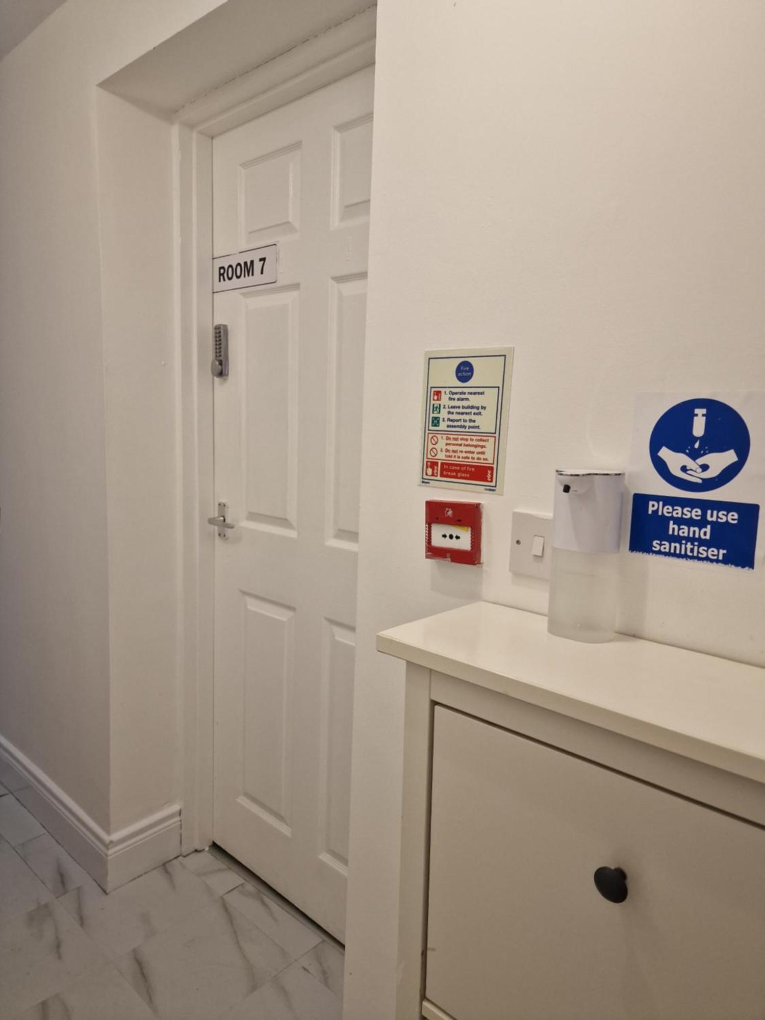 Hostel Aunty Katie'S House, Ni Tourist Board Certified & Located On The Main Oldpark Road To Belfast, With Free Continental Breakfast & Free Ultra Fast Sky Internet, Free Sky Sports & Free Sky Cinema, Self-Check In After 10Pm Gmt Exterior foto